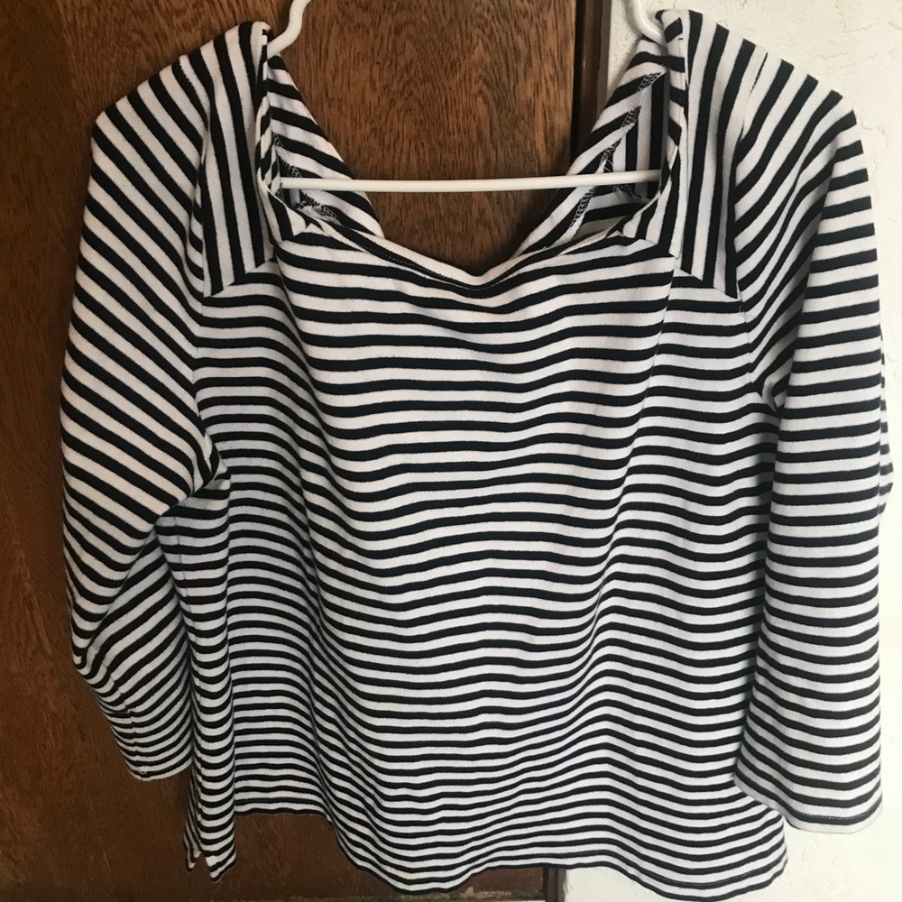 Old Navy black/white stripe top